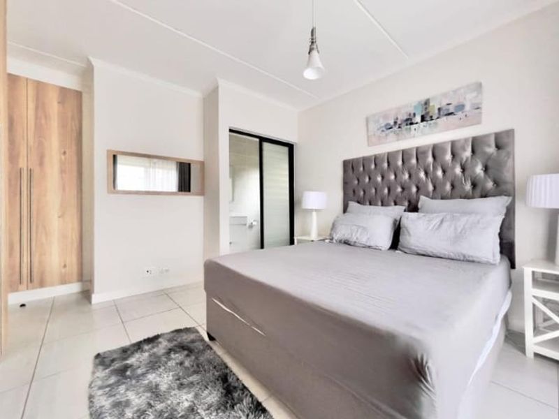 Fully Furnished 3 Bedroom Apartment to rent in Kikuyu, Waterfall City Midrand  - Photo 8