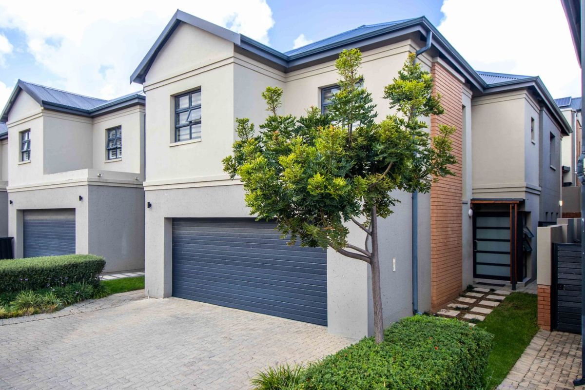 Modern Luxury Living | Exceptional Space & Elegance in The Woods Kyalami - Photo 3