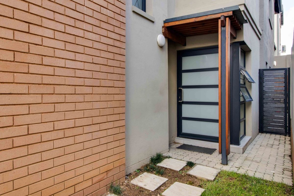 Modern Luxury Living | Exceptional Space & Elegance in The Woods Kyalami - Photo 4