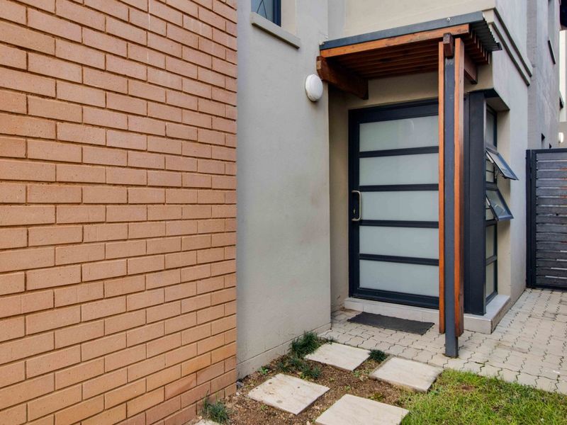 Modern Luxury Living | Exceptional Space & Elegance in The Woods Kyalami - Photo 4