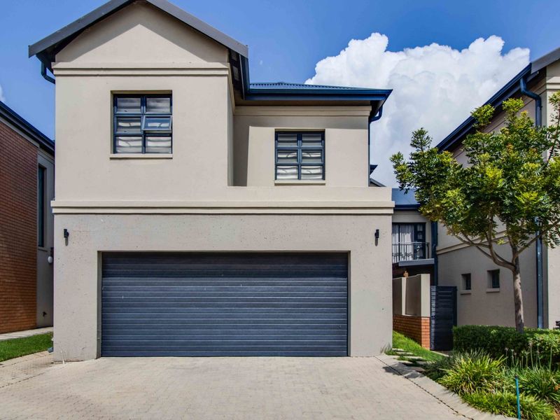 Modern Luxury Living | Exceptional Space & Elegance in The Woods Kyalami - Photo 2