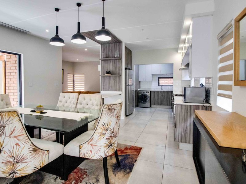 Modern Luxury Living | Exceptional Space & Elegance in The Woods Kyalami - Photo 5