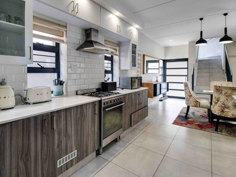 Modern Luxury Living | Exceptional Space & Elegance in The Woods Kyalami - Photo 8