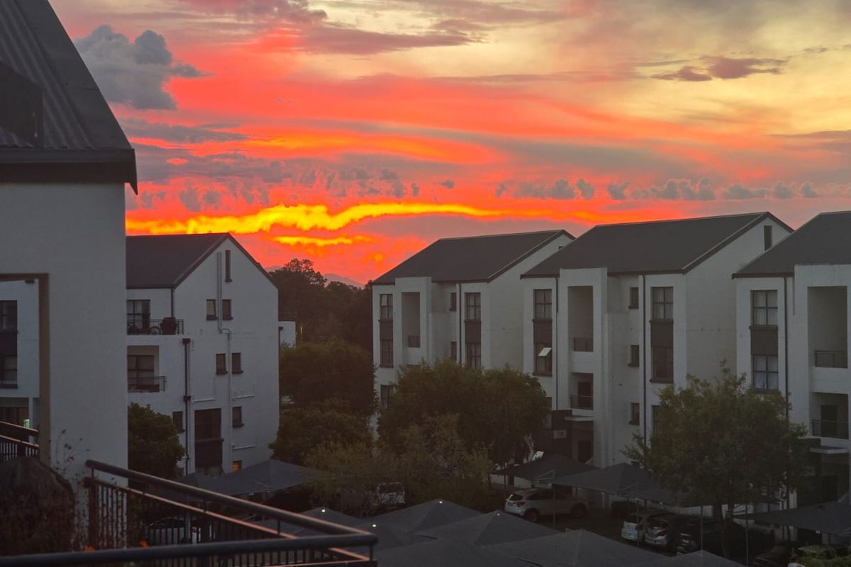 2 Bedroom Apartment - Photo 3