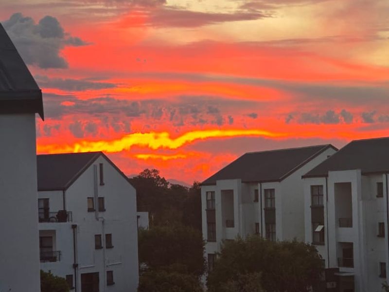 2 Bedroom Apartment - Photo 2