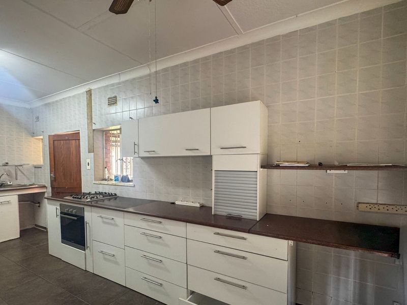 FAMILY HOME WITH FLATLET - Photo 4