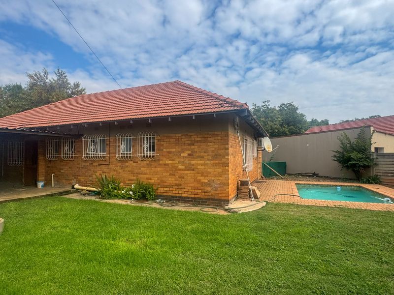 FAMILY HOME WITH FLATLET - Photo 3