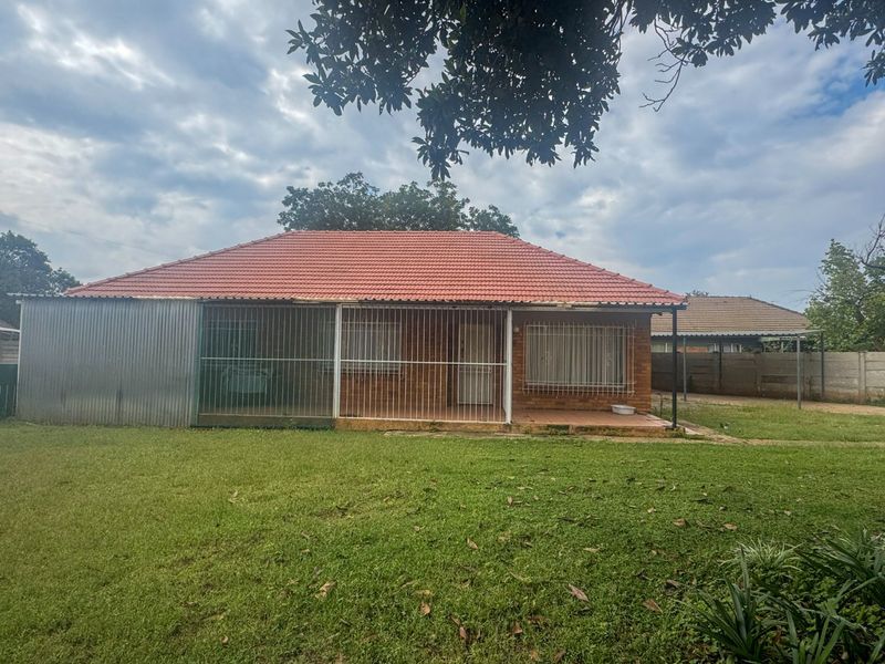 FAMILY HOME WITH FLATLET - Photo 1
