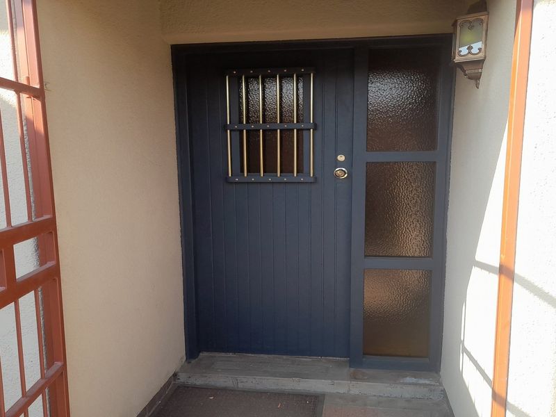 Beautifully renovated property with modern touches and thoughtful design - Photo 9