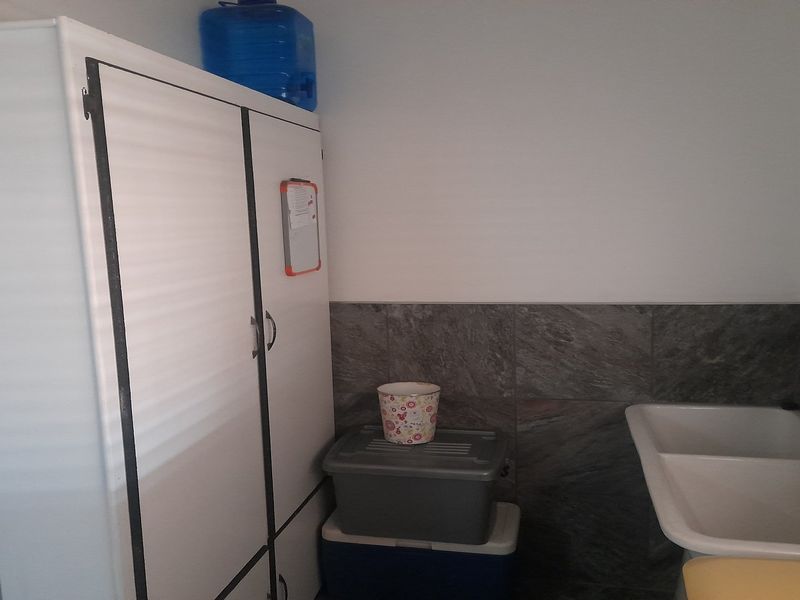 Beautifully renovated property with modern touches and thoughtful design - Photo 7