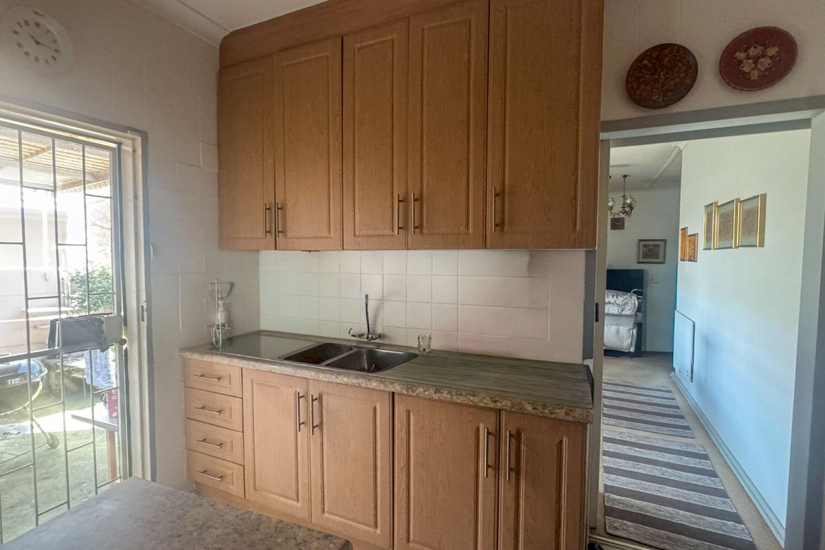 New listing - Photo 4