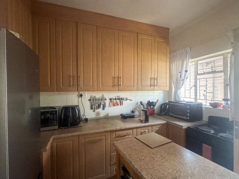 New listing - Photo 3