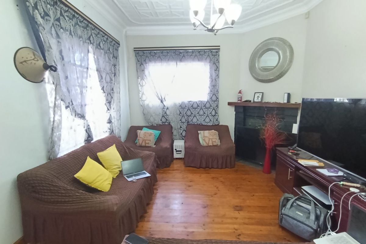 3 bed /1.5 bath house with a cottage- in Norwood - Photo 4