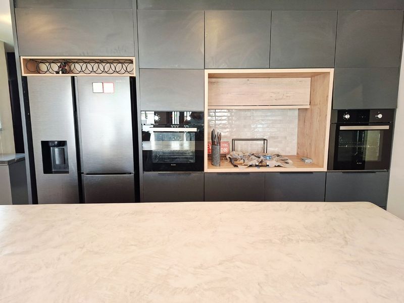 Ultra-Modern Living Reimagined: Fully Renovated Gem in The Wilds Estate - Photo 8