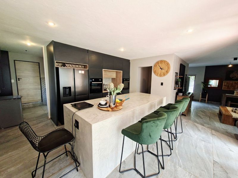 Ultra-Modern Living Reimagined: Fully Renovated Gem in The Wilds Estate - Photo 7