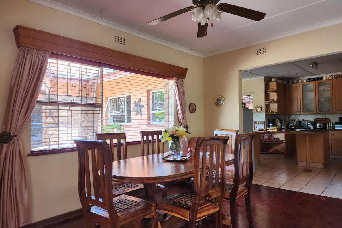 4 Bedroom house in Stilfontein Ext 4 - Photo 5