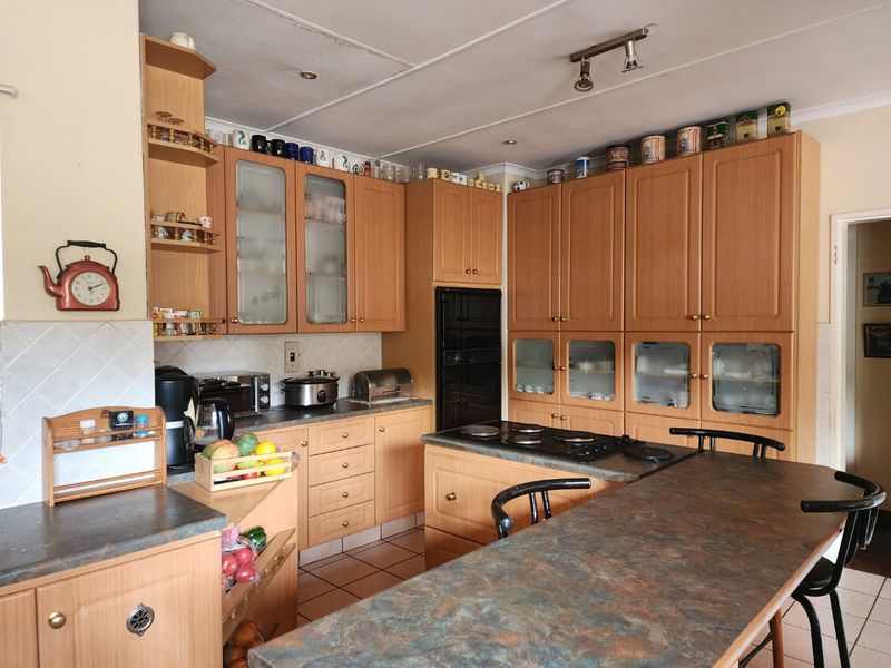 4 Bedroom house in Stilfontein Ext 4 - Photo 7