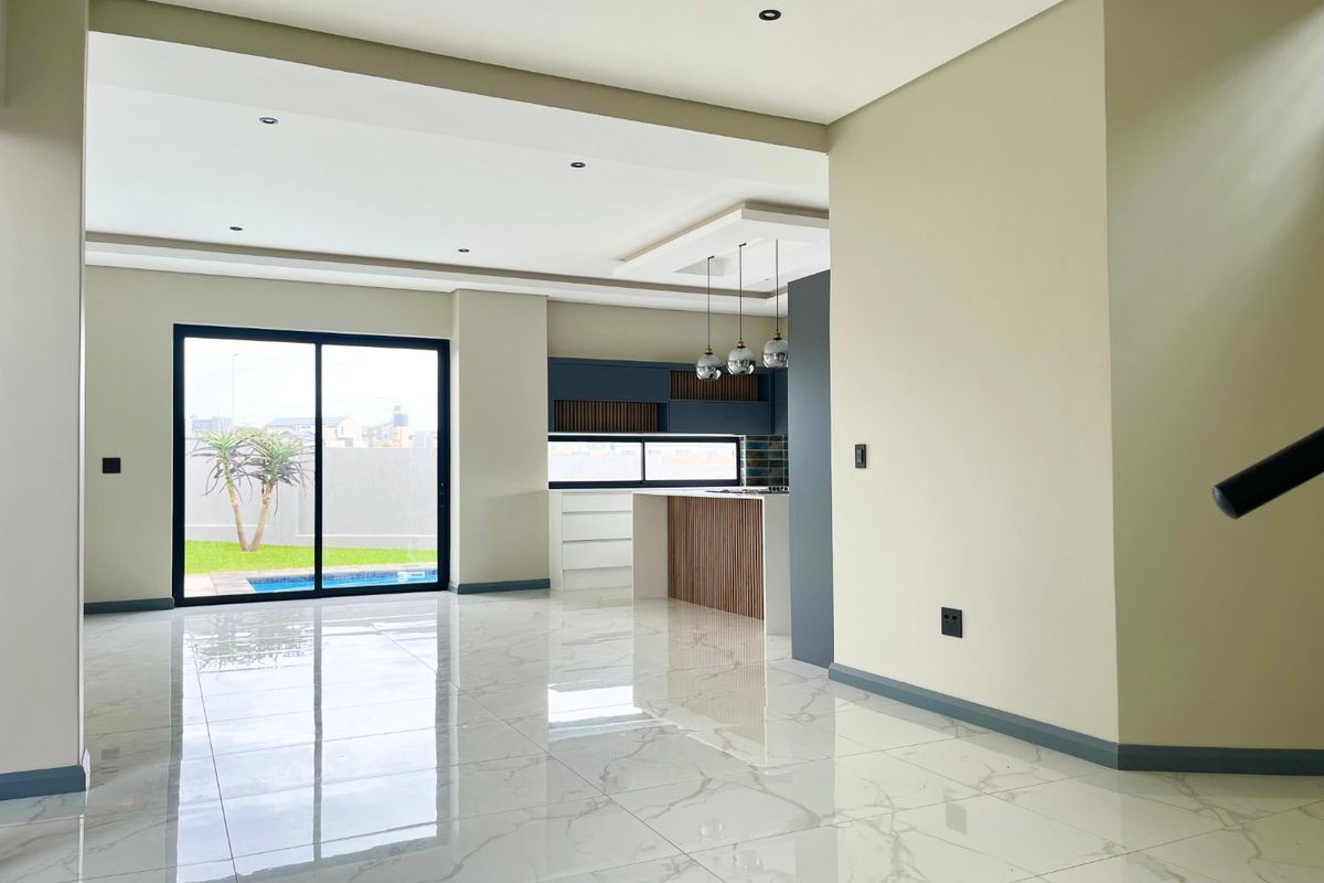 Sophisticated Family Home | Pool & Boma | Luxurious Main Suite  - Photo 3