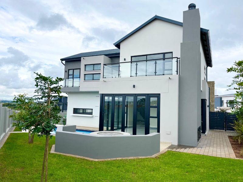 Sophisticated Family Home | Pool & Boma | Luxurious Main Suite  - Photo 1
