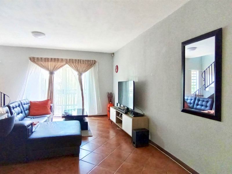 2 bedroom, 1 bathroom duplex in La Montagne  - Photo 4