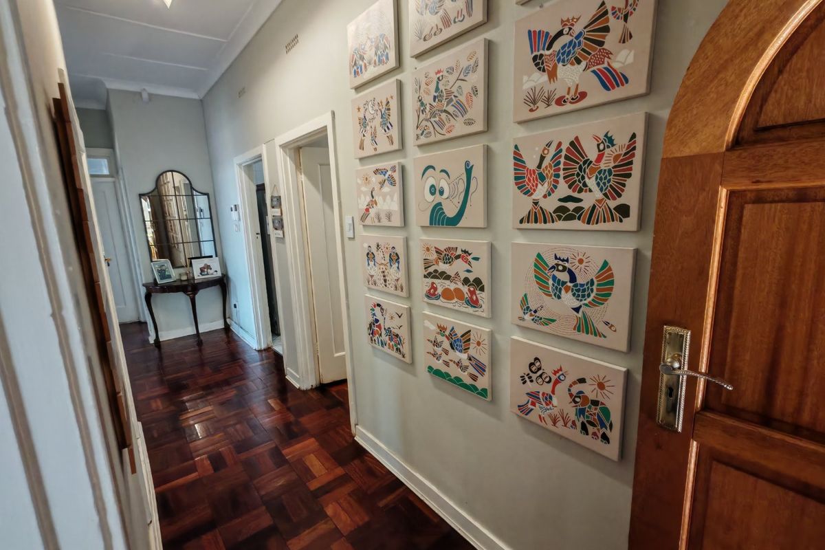 Beautifully maintained home with peaceful views over the suburb.   - Photo 5