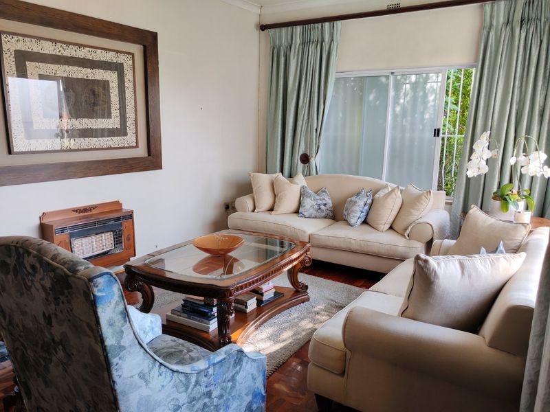 Beautifully maintained home with peaceful views over the suburb.   - Photo 7