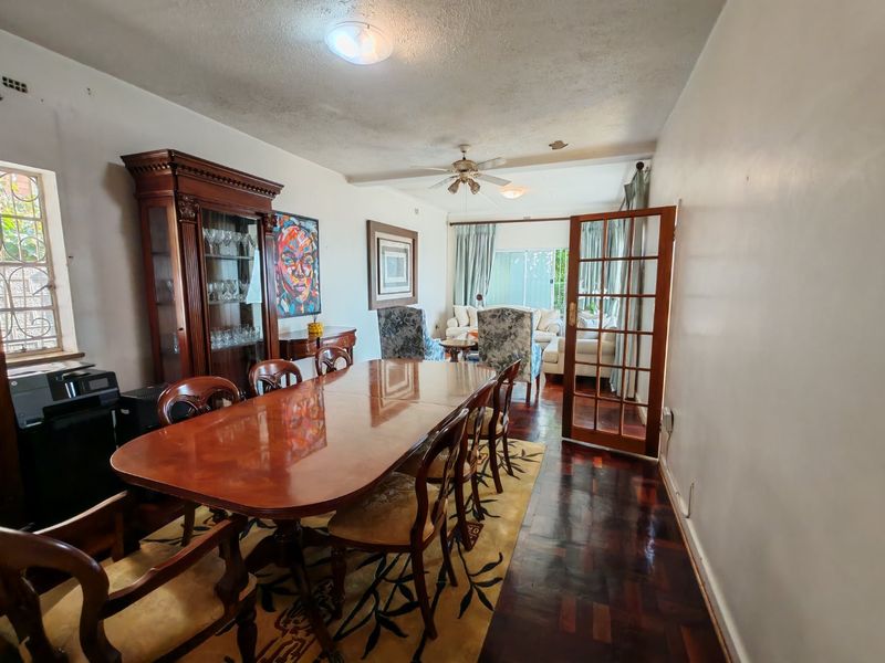 Beautifully maintained home with peaceful views over the suburb.   - Photo 6