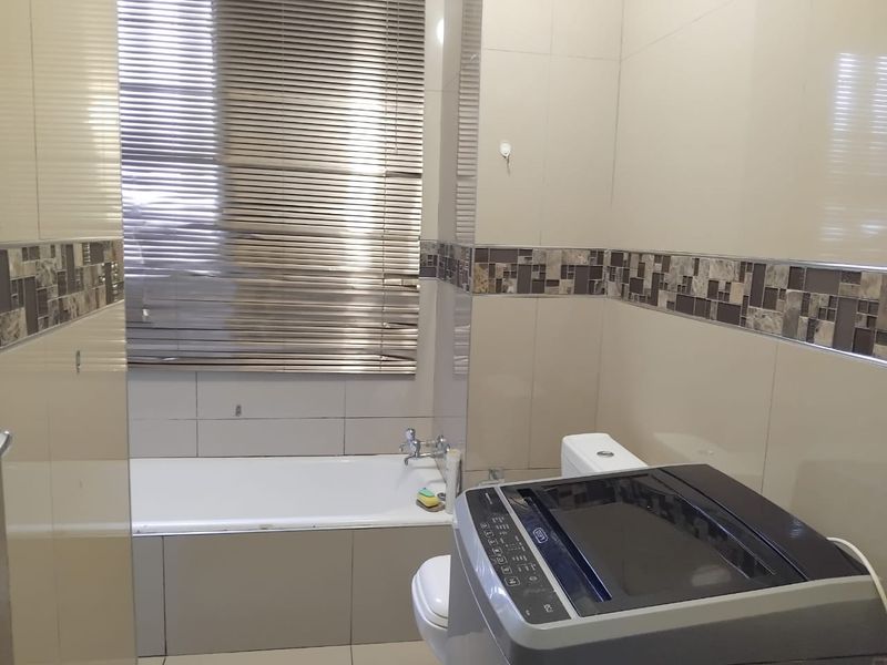 Spacious 2 Bedroom Apartment for sale in Bramley Park, Sandton  - Photo 10