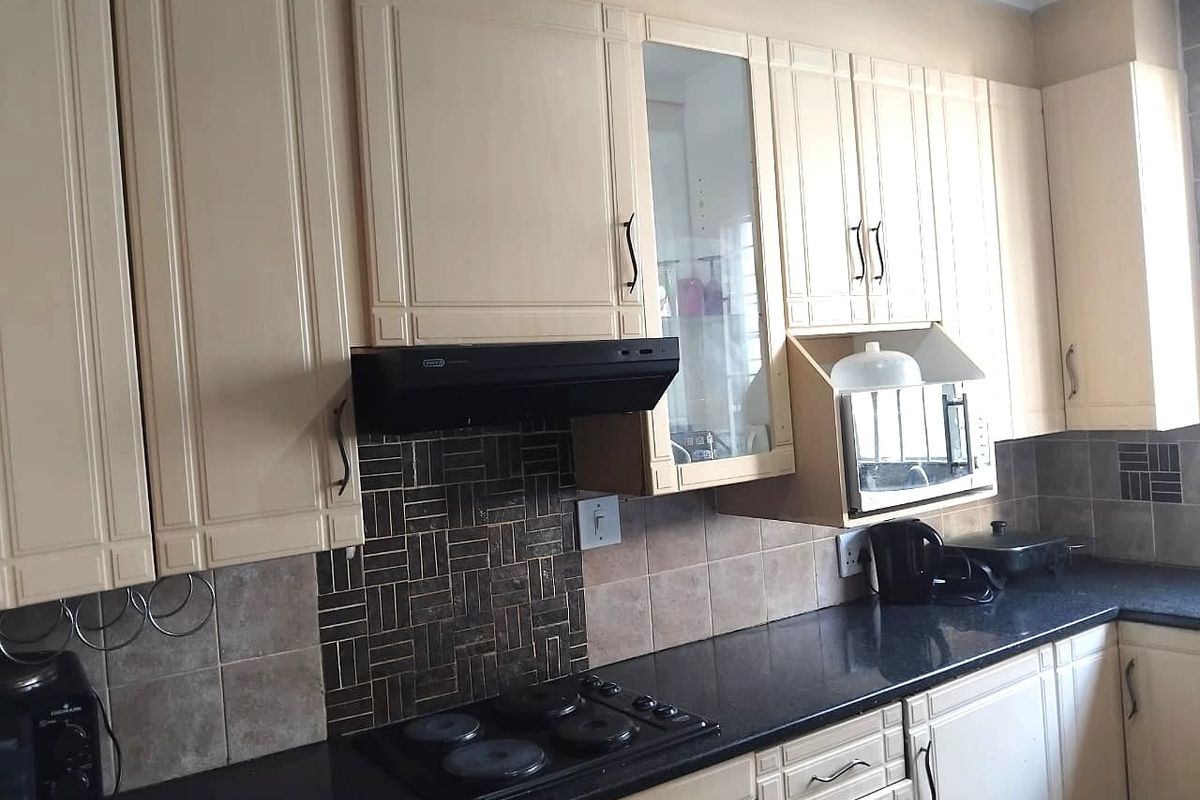 Spacious 2 Bedroom Apartment for sale in Bramley Park, Sandton  - Photo 2