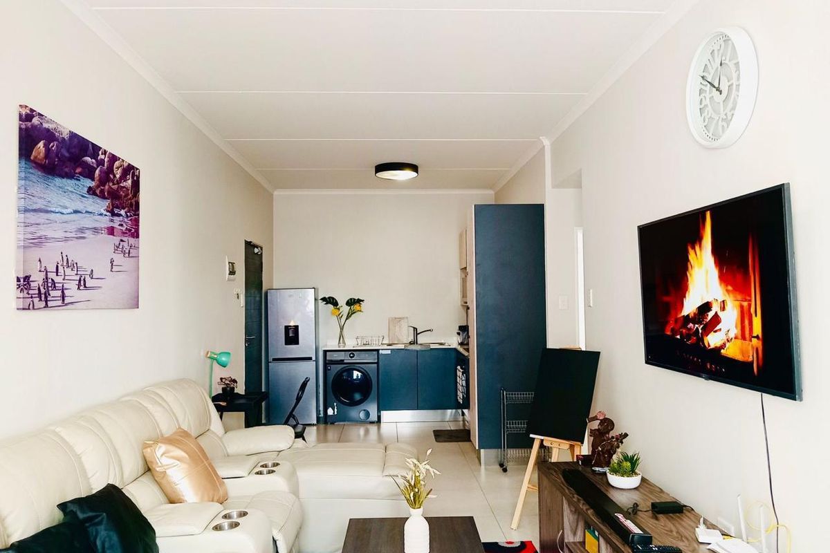 Fully Furnished 2 Bedroom Apartment to rent in Carlswald, Midrand  - Photo 3