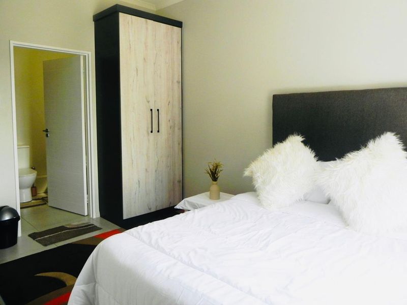 Fully Furnished 2 Bedroom Apartment to rent in Carlswald, Midrand  - Photo 7