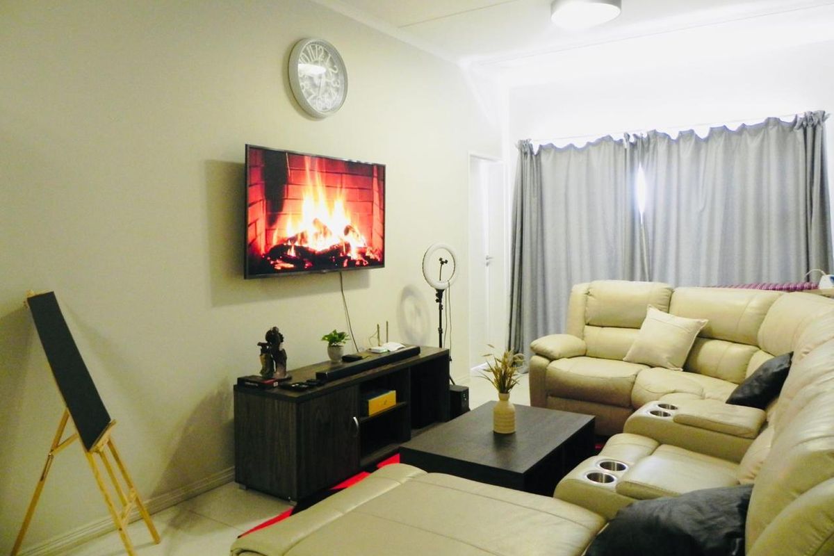 Fully Furnished 2 Bedroom Apartment to rent in Carlswald, Midrand  - Photo 5