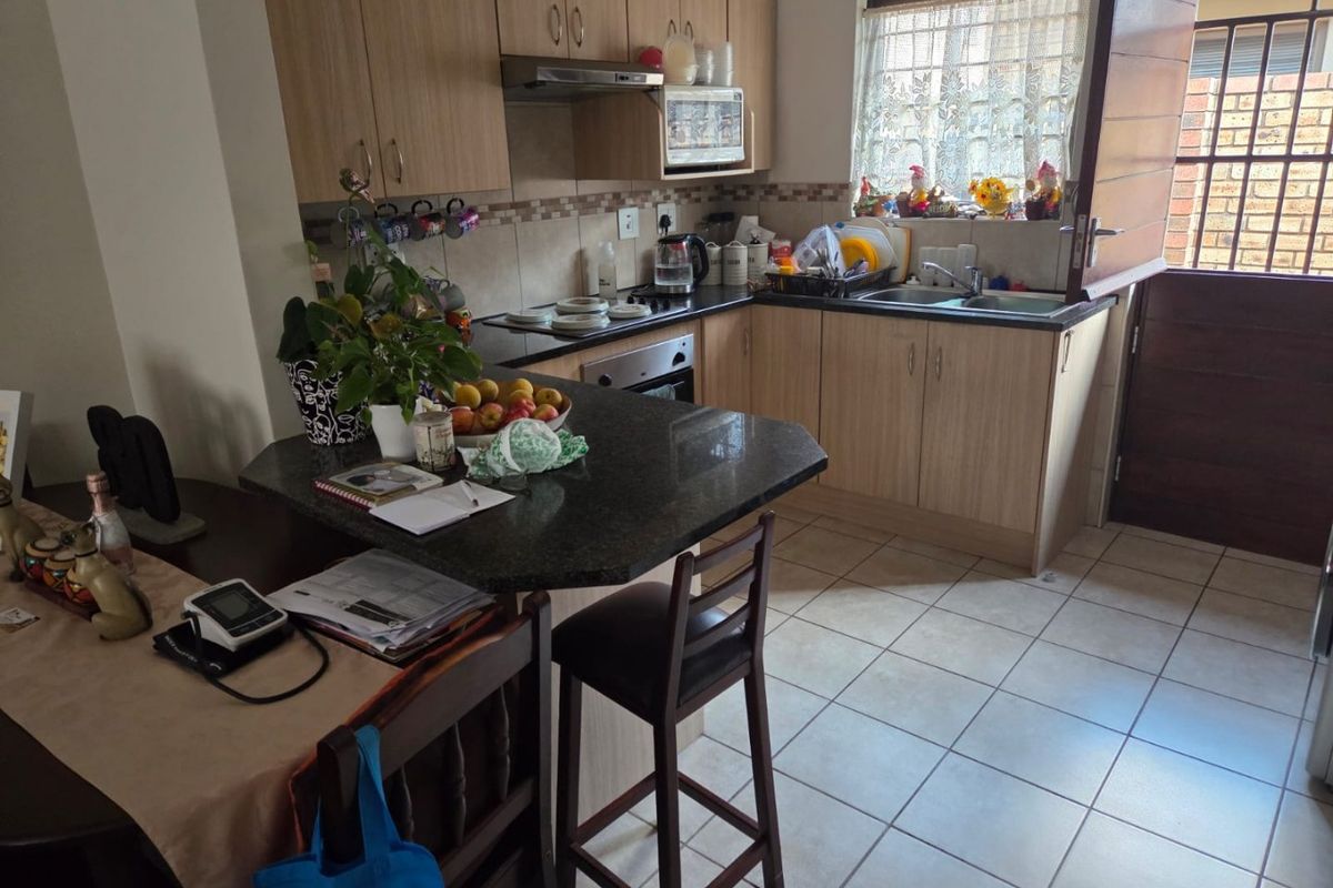 Enjoy Secure, Peaceful Living in a Beautiful Over-50s Lifestyle Estate - Photo 4