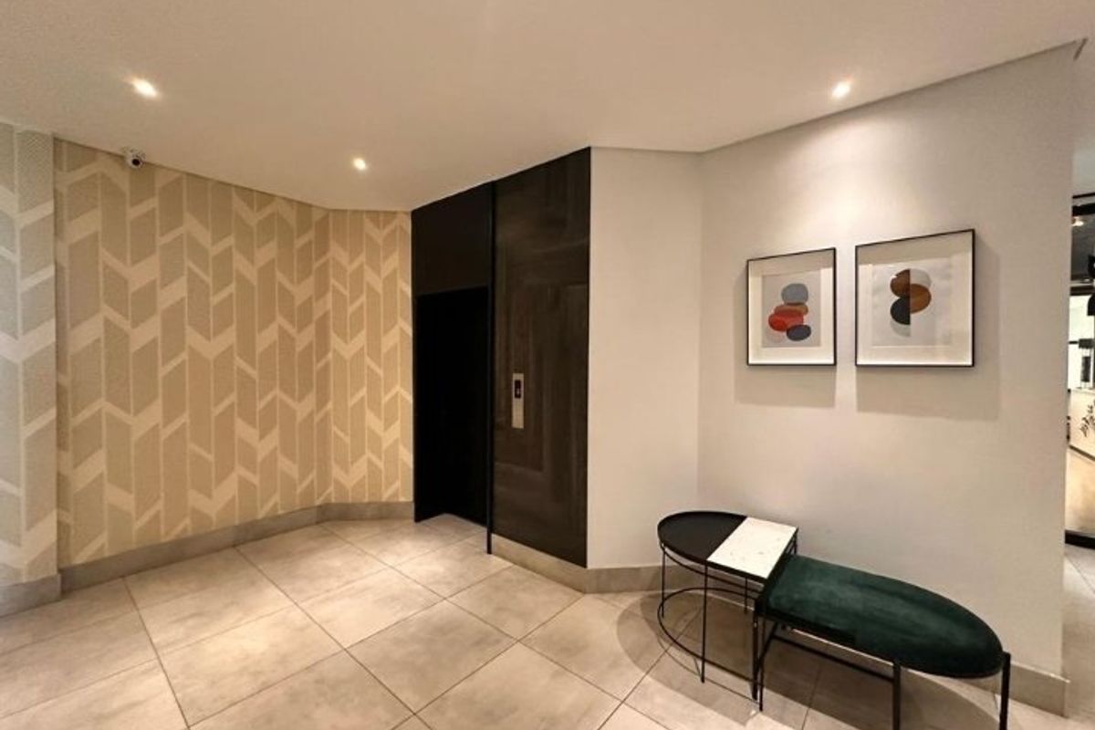 Modern Office suite to let in Rosebank, Sandton  - Photo 2