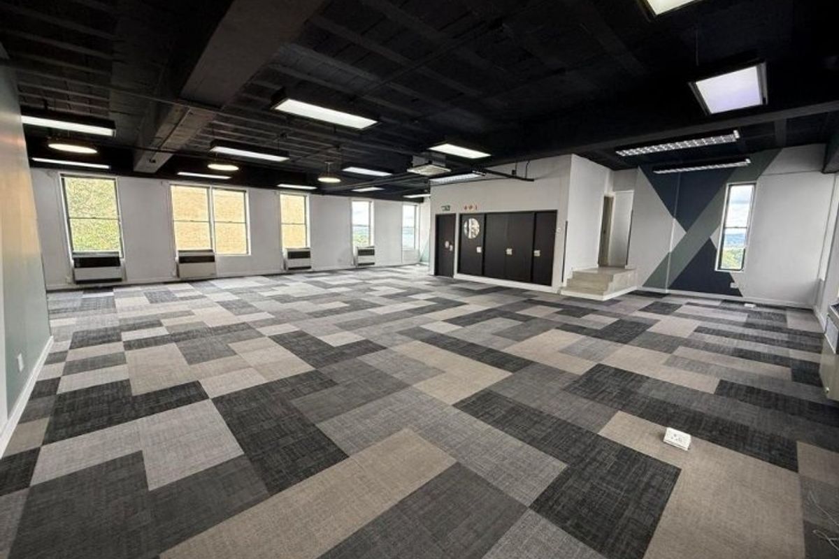 Modern Office suite to let in Rosebank, Sandton  - Photo 5