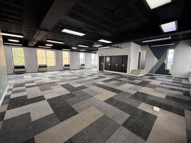 Modern Office suite to let in Rosebank, Sandton  - Photo 5