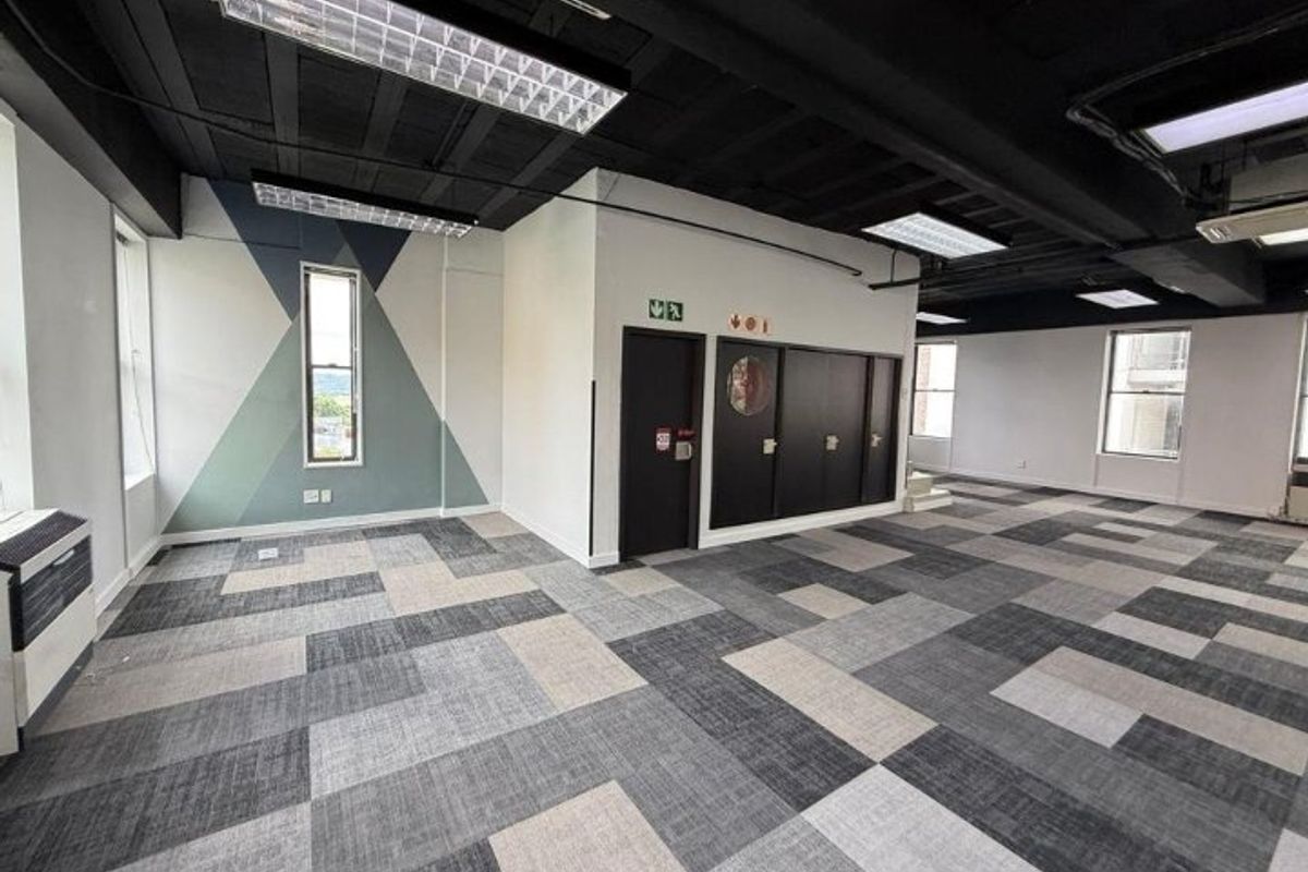 Modern Office suite to let in Rosebank, Sandton  - Photo 4