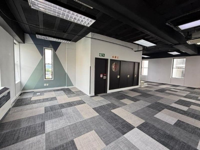 Modern Office suite to let in Rosebank, Sandton  - Photo 4