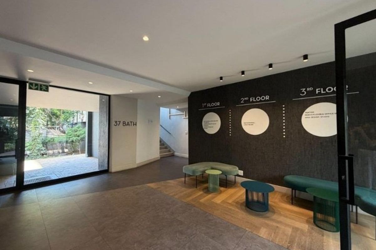 Modern Office suite to rent in Rosebank, Sandton  - Photo 2