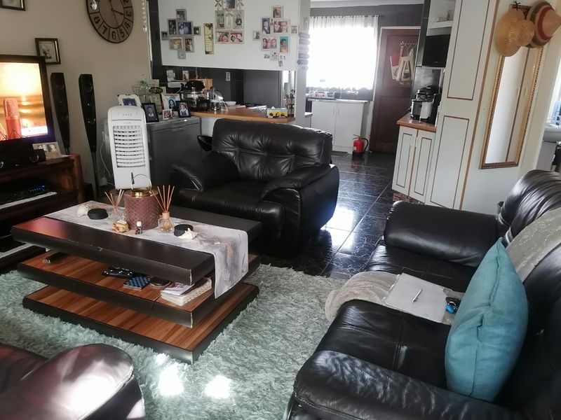 Lock up and Go Unit for sale in Fauna, Bloemfontein  - Photo 8