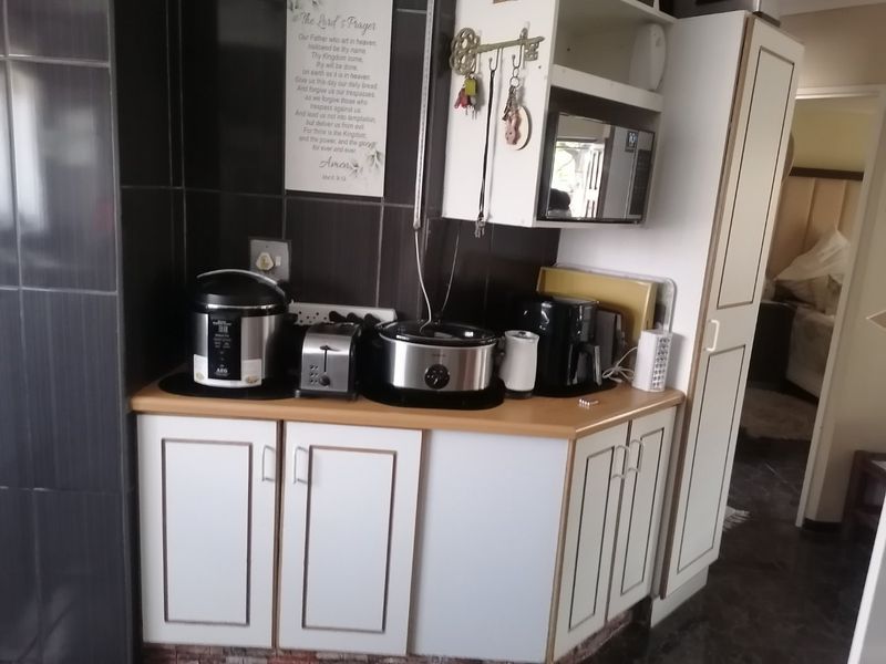 Lock up and Go Unit for sale in Fauna, Bloemfontein  - Photo 6