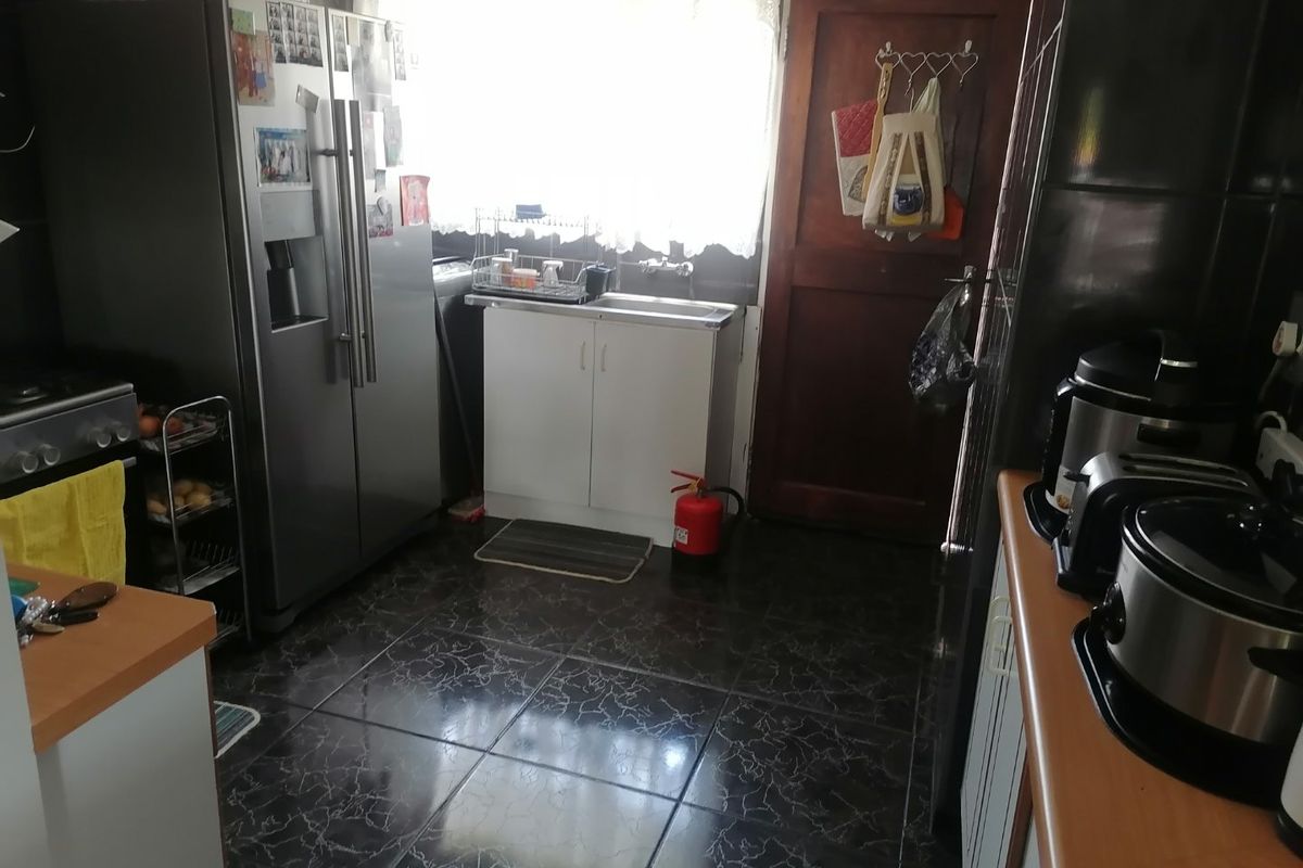 Lock up and Go Unit for sale in Fauna, Bloemfontein  - Photo 5