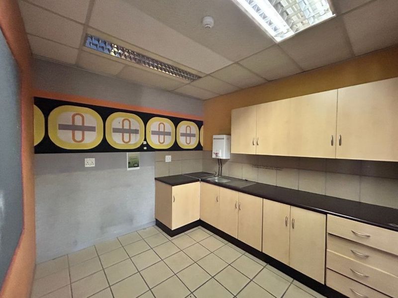 Modern Office to let in Prime Area, Bedfordview  - Photo 8