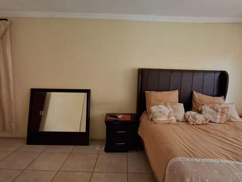 Large Facebrick Family Home in Lotus Gardens - Photo 4