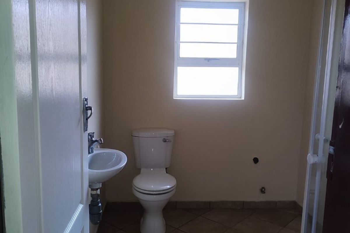 2 bedrooms flat for sale in Kempton Park, R365 000 - Photo 3