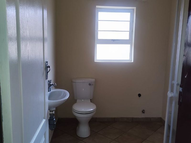 2 bedrooms flat for sale in Kempton Park, R365 000 - Photo 3