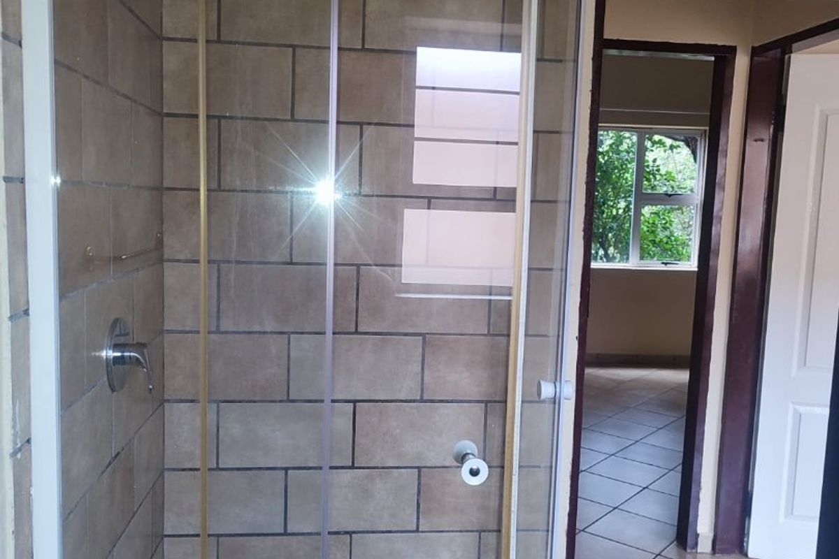 2 bedrooms flat for sale in Kempton Park, R365 000 - Photo 4