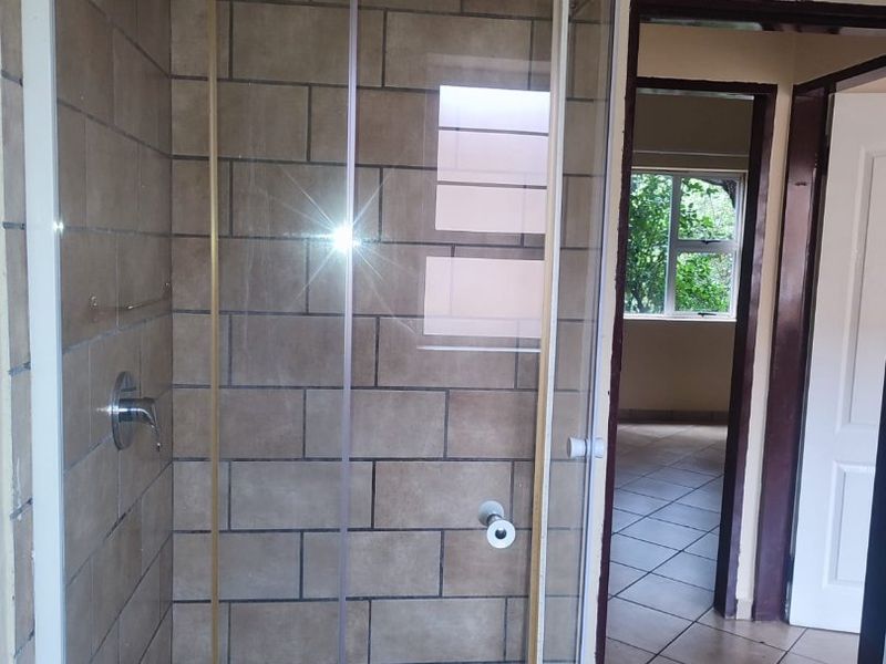 2 bedrooms flat for sale in Kempton Park, R365 000 - Photo 4