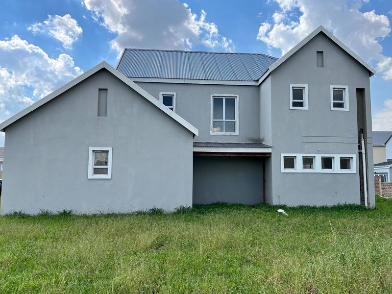 Elegant family living in Riverspray Estate - to be completed by buyer - Photo 3