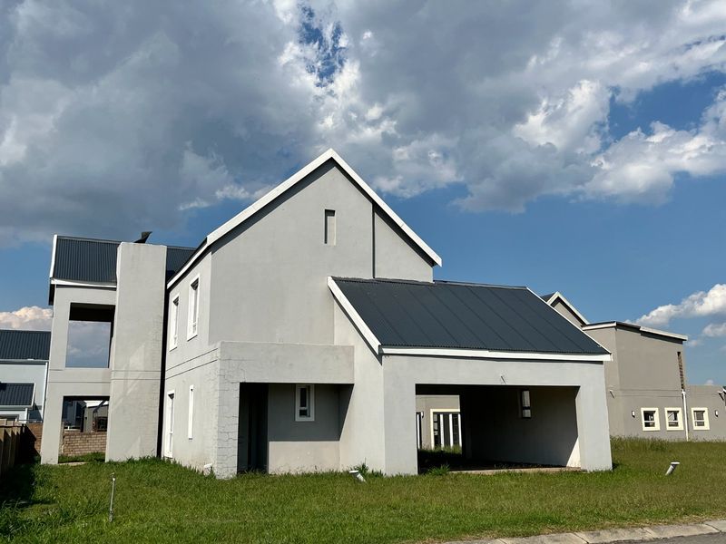 Elegant family living in Riverspray Estate - to be completed by buyer - Photo 2